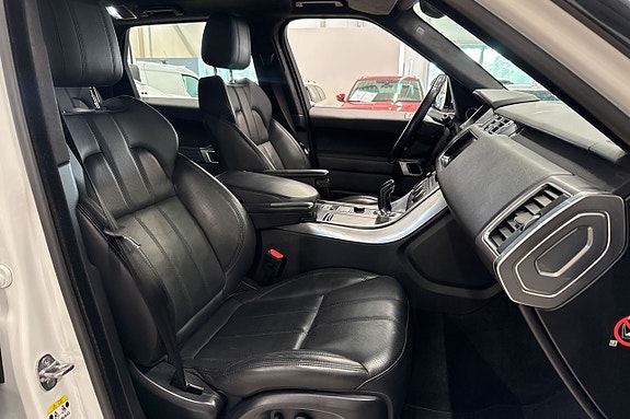 Land Rover Range Rover Sport 20 of 26