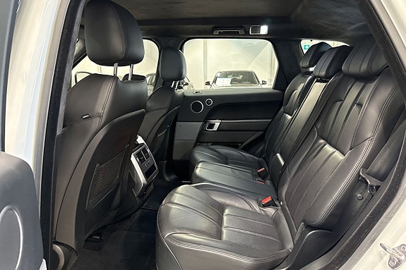 Land Rover Range Rover Sport 22 of 26