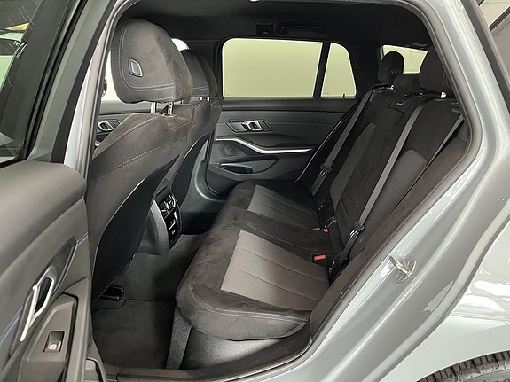 BMW 320 11 of 14