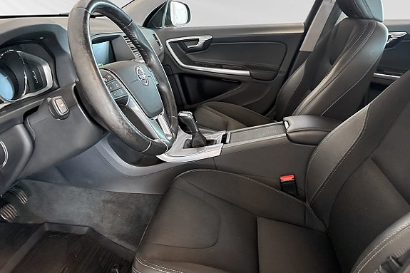 Volvo V60 7 of 26