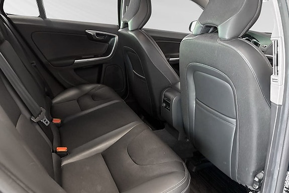 Volvo V60 11 of 26