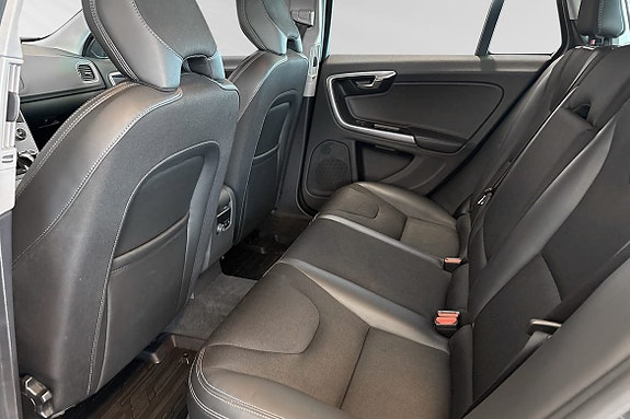Volvo V60 8 of 26