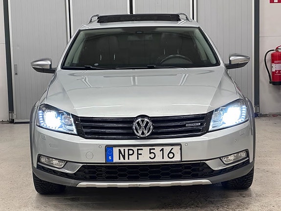 Volkswagen Passat Alltrack 3 of 11