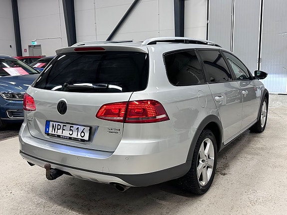 Volkswagen Passat Alltrack 6 of 11