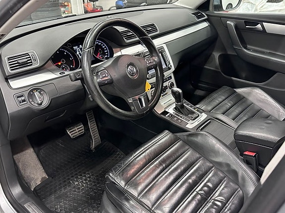 Volkswagen Passat Alltrack 9 of 11