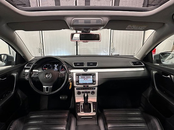 Volkswagen Passat Alltrack 10 of 11