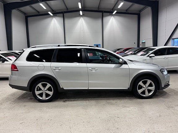Volkswagen Passat Alltrack 7 of 11
