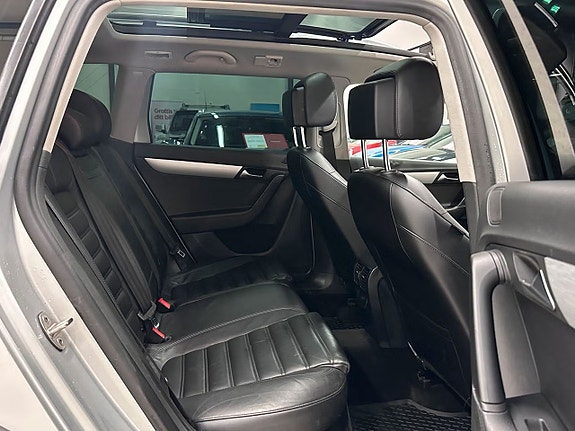Volkswagen Passat Alltrack 11 of 11