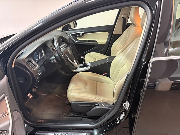 Volvo V60 9 of 14