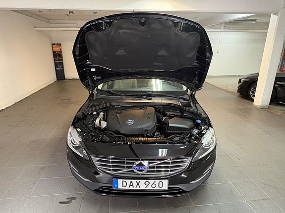 Volvo V60 10 of 14