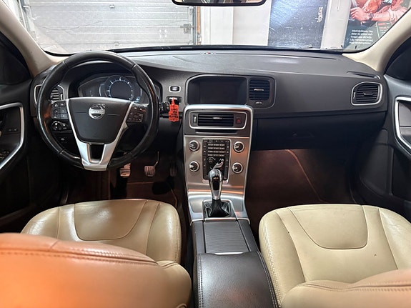 Volvo V60 13 of 14