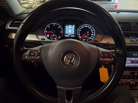 Volkswagen Passat Alltrack 13 of 14