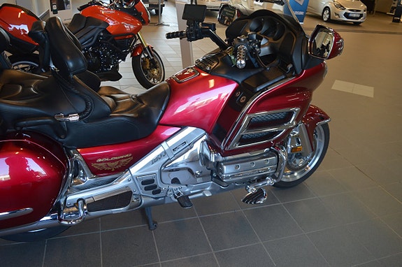 Honda Powersports GL1800A Gold Wing 1.8 4 of 16