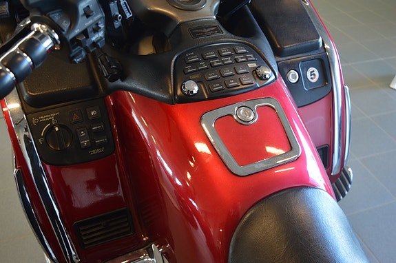 Honda Powersports GL1800A Gold Wing 1.8 15 of 16