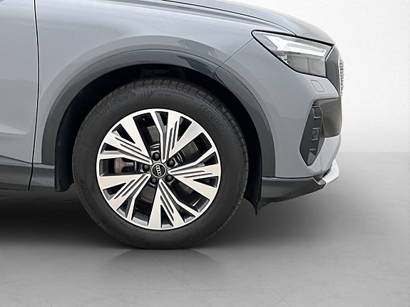 Audi Q4 e-tron 30 of 30