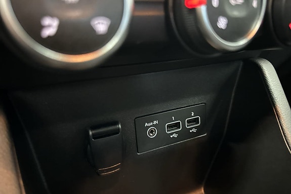Renault Clio 15 of 17