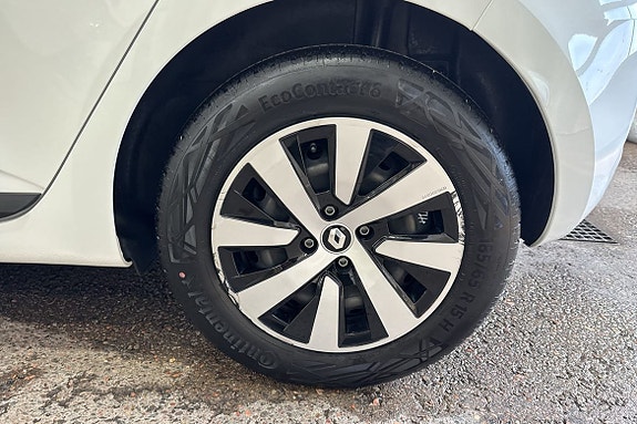 Renault Clio 10 of 17