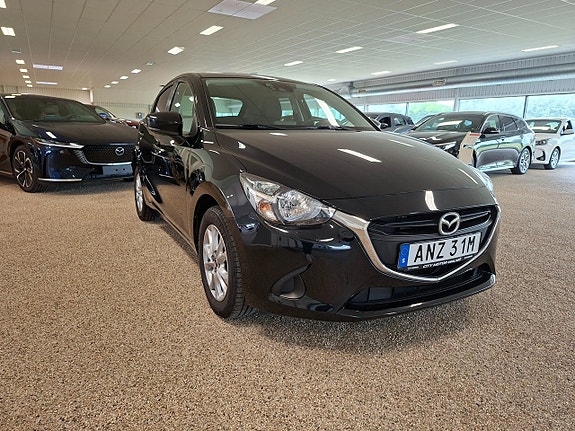 Mazda 2 3 of 9