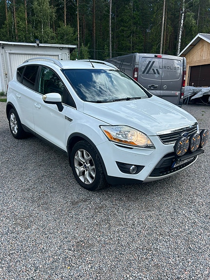 Ford Kuga 2 of 5