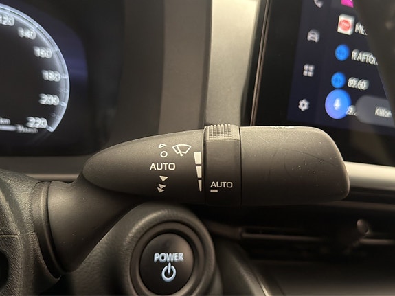 Toyota C-HR 26 of 30