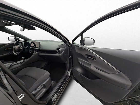 Toyota C-HR 16 of 30