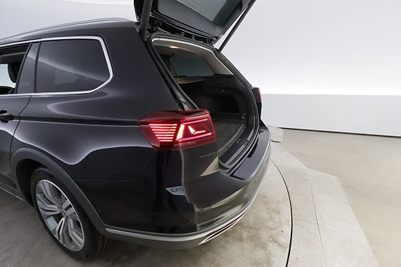 Volkswagen Passat Alltrack 7 of 27