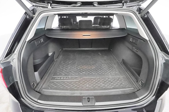 Volkswagen Passat Alltrack 8 of 27