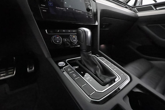 Volkswagen Passat Alltrack 21 of 27