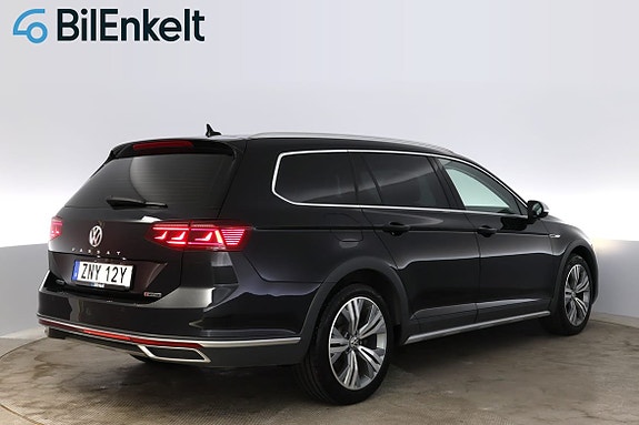 Volkswagen Passat Alltrack 3 of 27