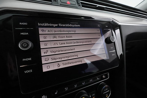 Volkswagen Passat Alltrack 24 of 27