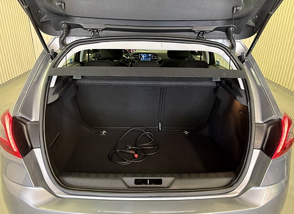 Peugeot 308 8 of 25