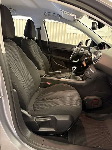 Peugeot 308 10 of 25