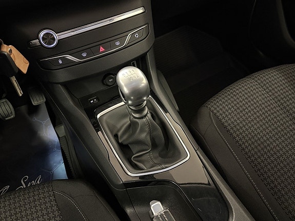 Peugeot 308 16 of 25