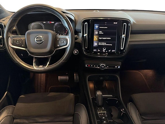 Volvo XC40 13 of 17
