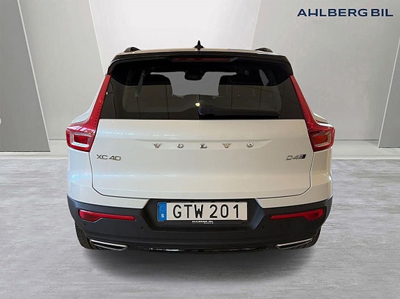 Volvo XC40 7 of 17