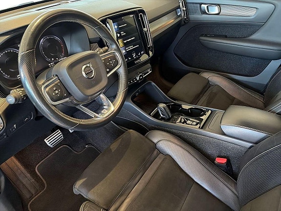 Volvo XC40 9 of 17