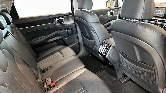 Kia Sorento 14 of 20