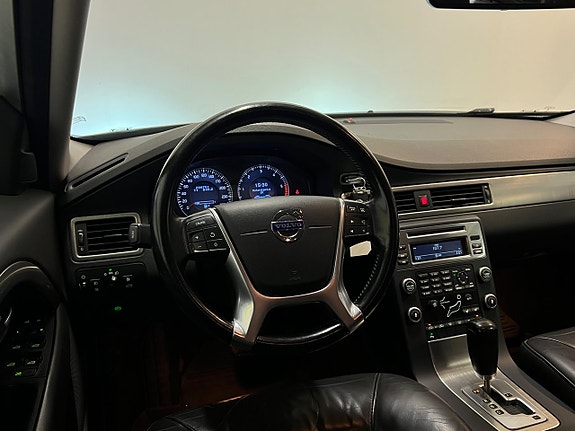 Volvo V70 16 of 28