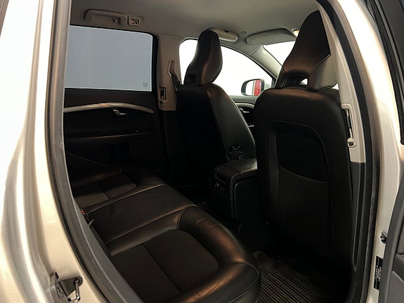 Volvo V70 17 of 28