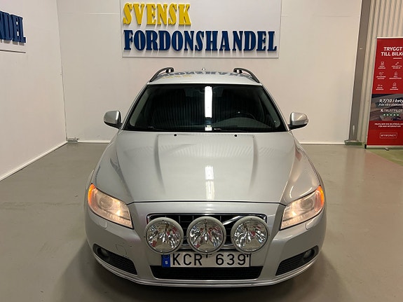 Volvo V70 4 of 28