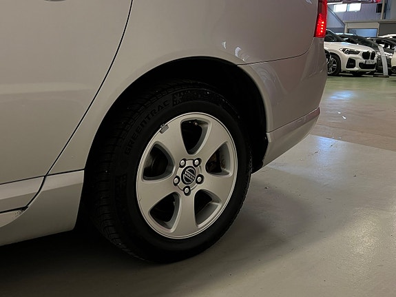Volvo V70 11 of 28