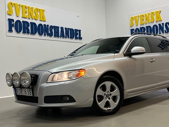 Volvo V70 3 of 28
