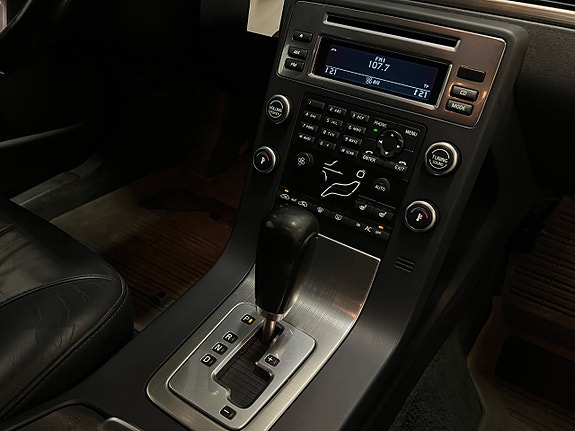 Volvo V70 22 of 28