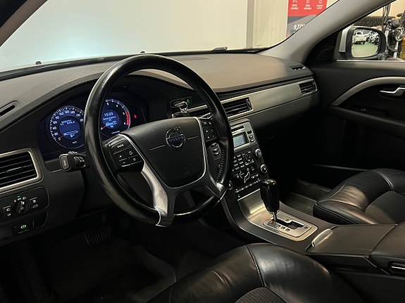 Volvo V70 12 of 28