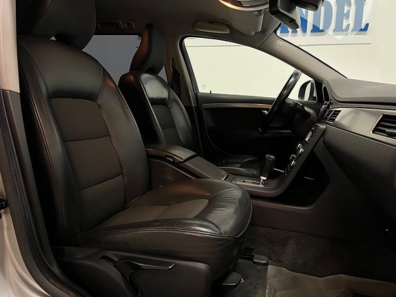 Volvo V70 20 of 28