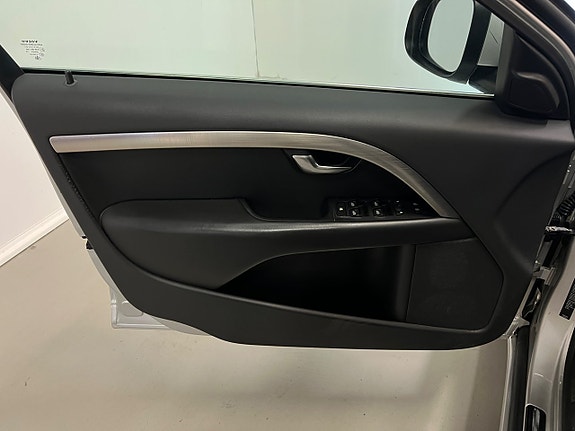 Volvo V70 14 of 28