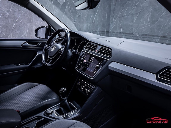 Volkswagen Tiguan 13 of 28