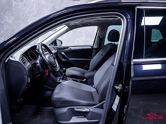 Volkswagen Tiguan 10 of 28