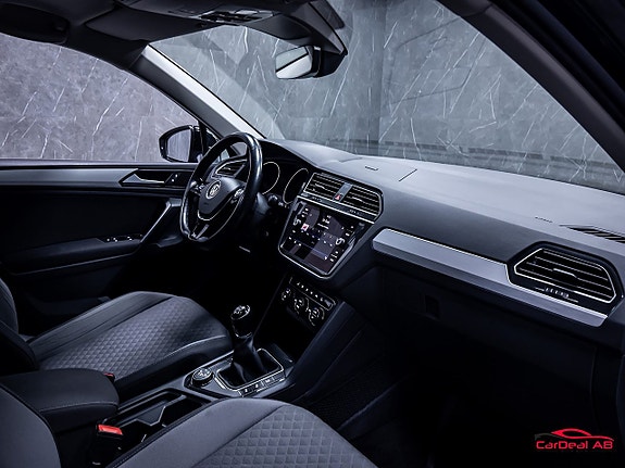 Volkswagen Tiguan 14 of 28
