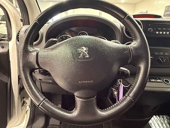 Peugeot Partner 8 of 16